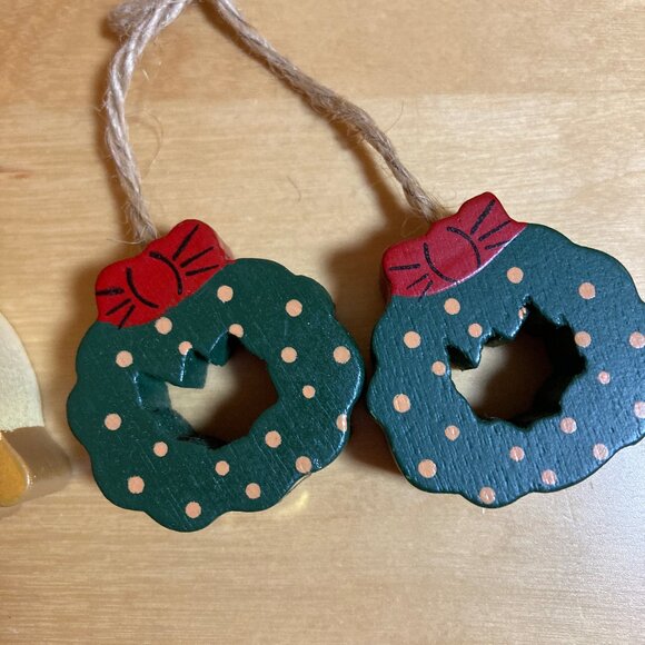 12 Vintage Wood Christmas Tree Ornaments, Made in Taiwan - Picture 5 of 9